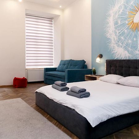 Main Square Apartment Good Stay In The City Center Lviv Exteriör bild