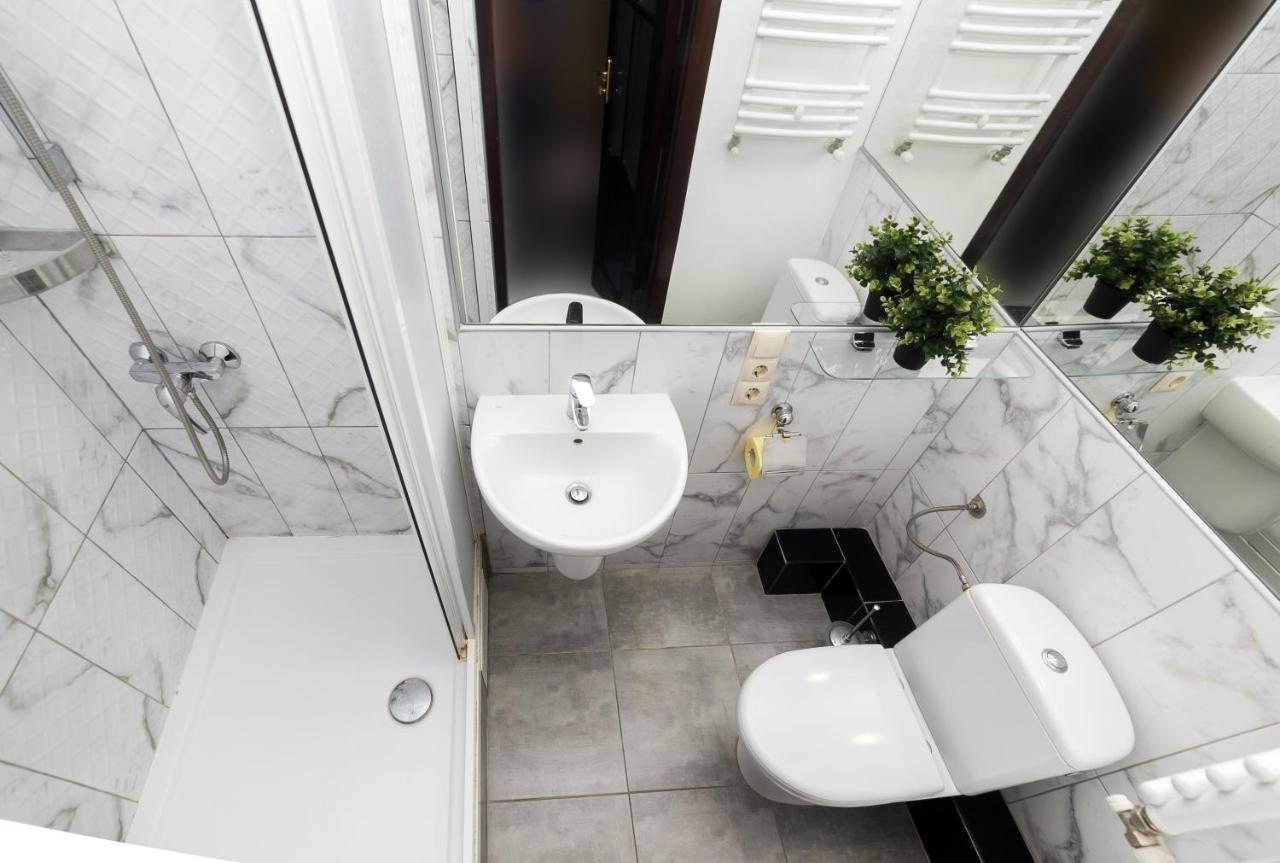 Main Square Apartment Good Stay In The City Center Lviv Exteriör bild