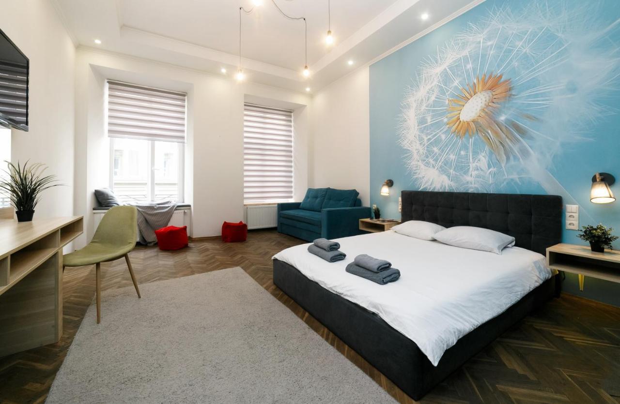 Main Square Apartment Good Stay In The City Center Lviv Exteriör bild